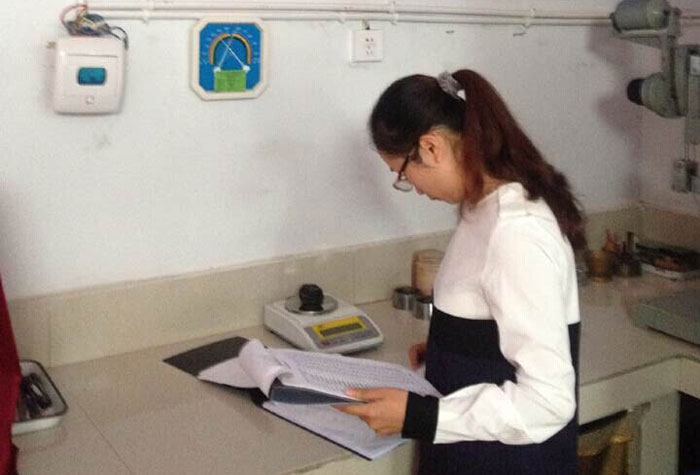 檢測(cè)公司預(yù)檢小組檢測(cè)遂廣高速公路在建項(xiàng)目工地試驗(yàn)室工作情況