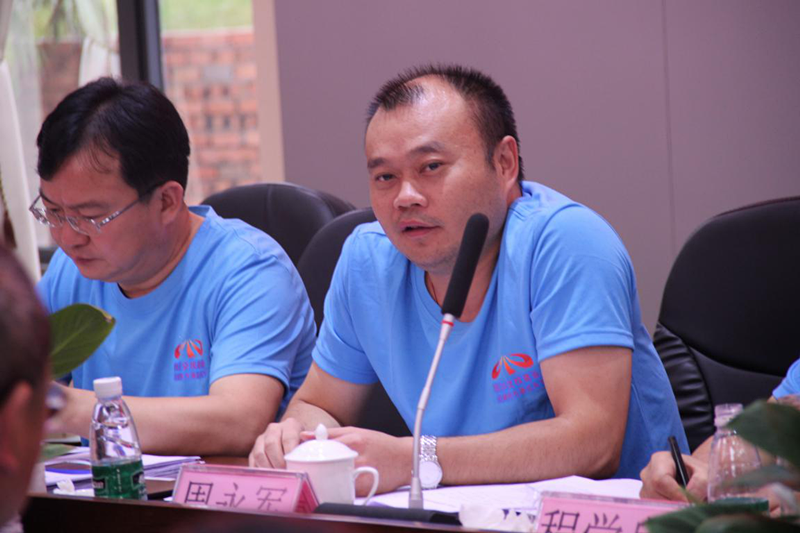 弘揚(yáng)工匠精神，傳承文化技藝——路面分公司舉行“拜師學(xué)藝”活動(dòng)