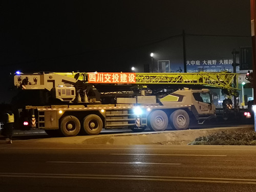 成樂高速擴(kuò)容E1項目主線右幅橋梁梁板集中架設(shè)順利完成