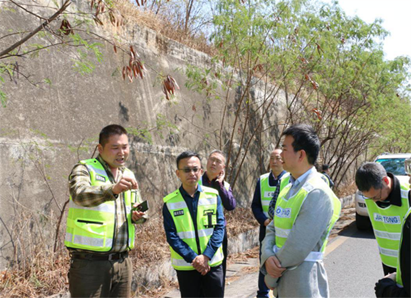 公司董事郜進(jìn)良一行赴 攀田路、瀘黃路實(shí)地調(diào)研并指導(dǎo)工作