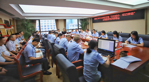 路面分公司支部召開(kāi)“不忘初心，牢記使命”主題教育動(dòng)員部署會(huì)