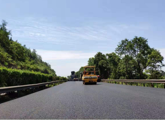 G5京昆高速公路綿廣段路面維修工程二階段（進(jìn)川向）路面坑凼修補(bǔ)任務(wù)順利完成.png