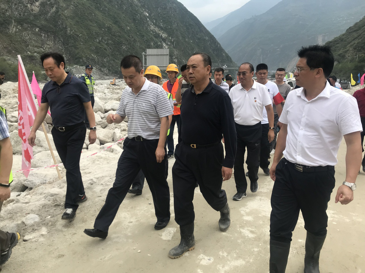阿壩州委書(shū)記劉坪赴都汶高速公路“8.20”泥石流災(zāi)害應(yīng)急搶險(xiǎn)工程現(xiàn)場(chǎng)調(diào)研指導(dǎo)工作