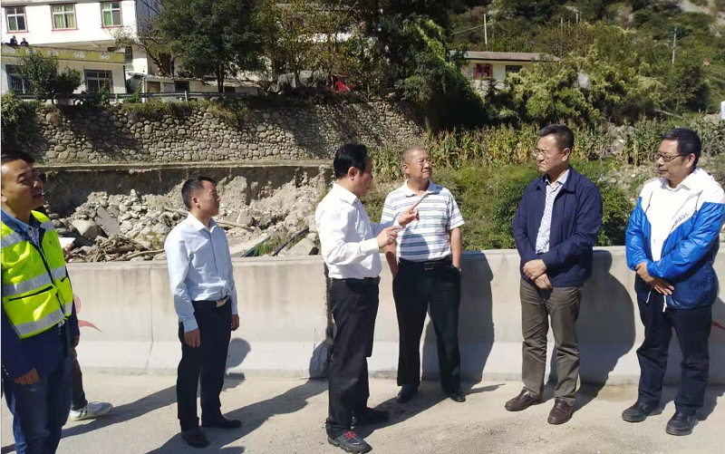 集團公司黨委副書記、副董事長、總經(jīng)理馮文生赴都汶高速“8.20”泥石流災(zāi)害應(yīng)急搶險工程調(diào)研指導(dǎo)工作
