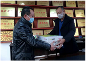 同舟共濟，共克時艱                 —川中養(yǎng)護項目部西平互通專項工程施工處向西平鎮(zhèn)捐贈防疫物資