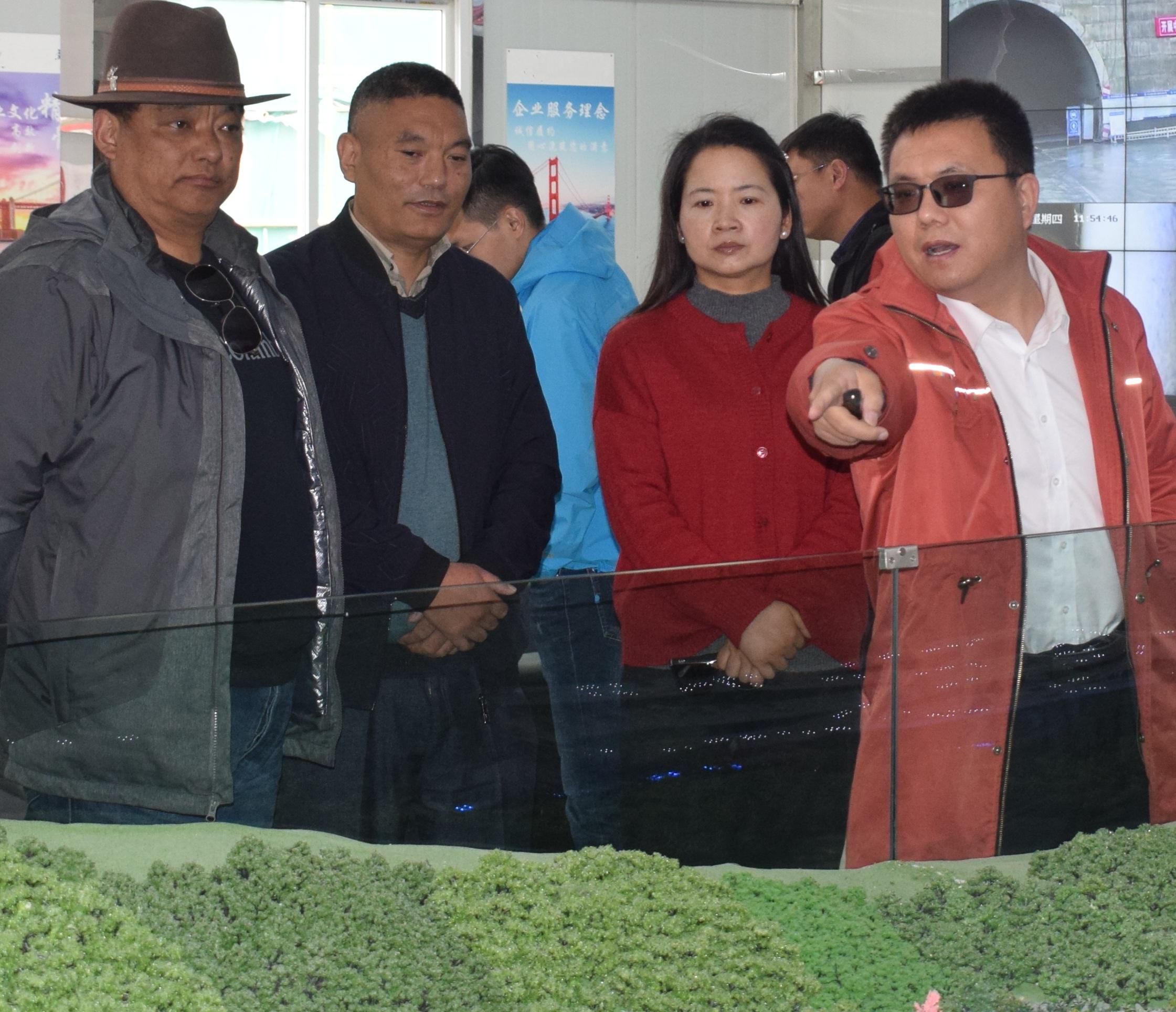 四川省水利廳政策法規(guī)處副處長殷竹君一行調(diào)研指導(dǎo)康新K1-1項目環(huán)水保工作.jpg
