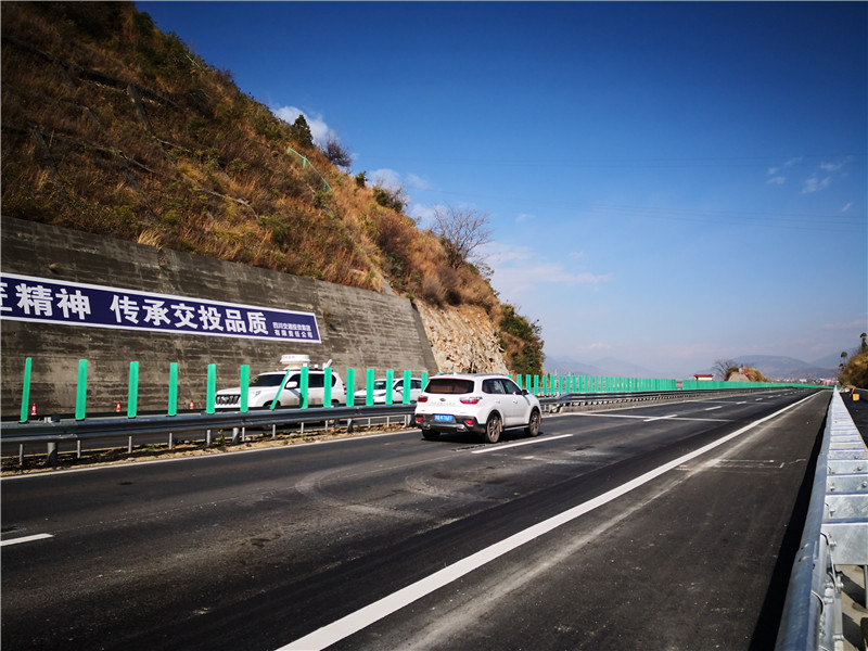 11、梳妝臺(tái)大橋通車.jpg