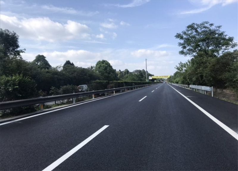 8、G5京昆高速綿廣段路面中修工程.jpg