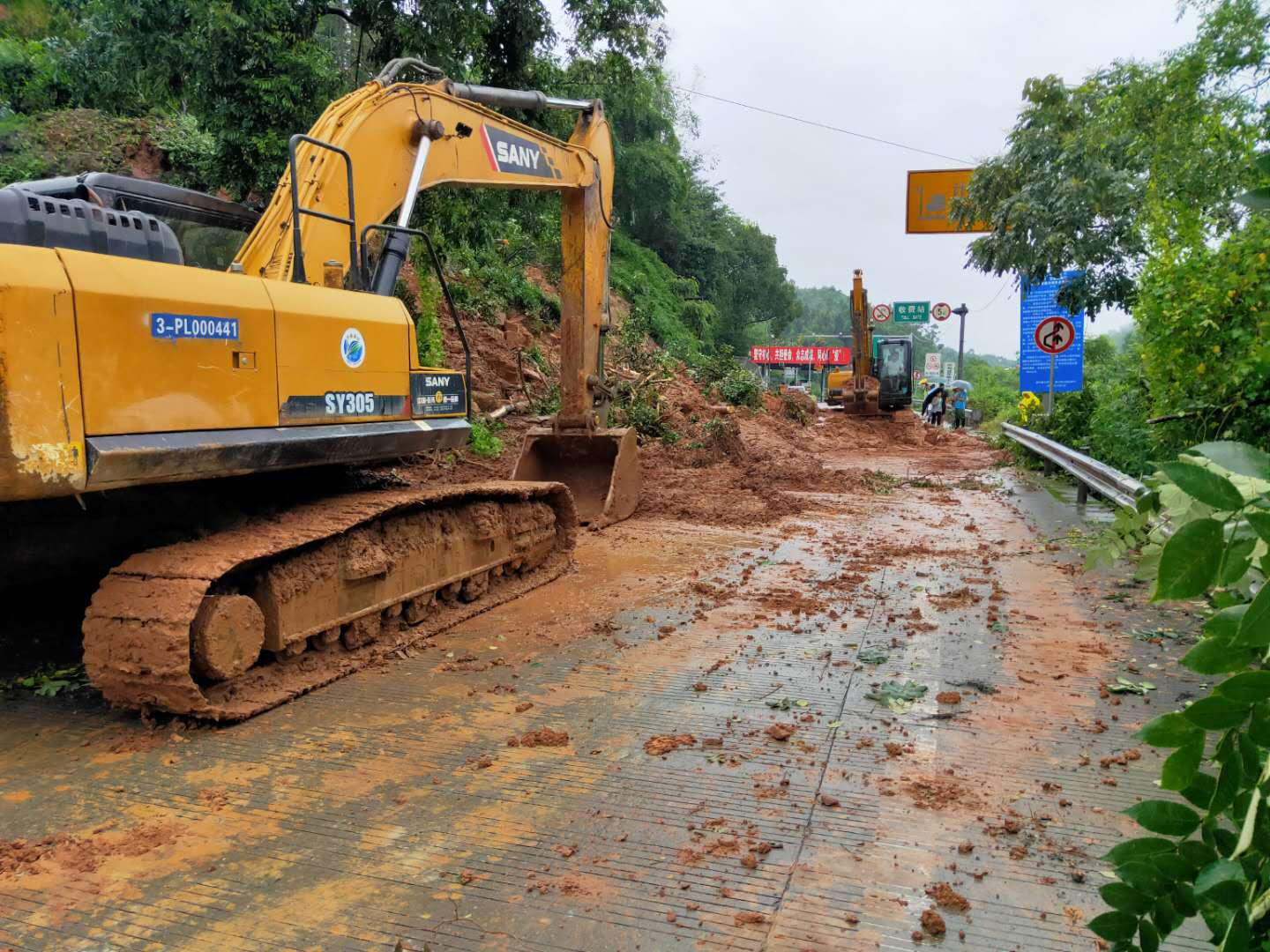 防汛搶險 交建人與時間賽跑