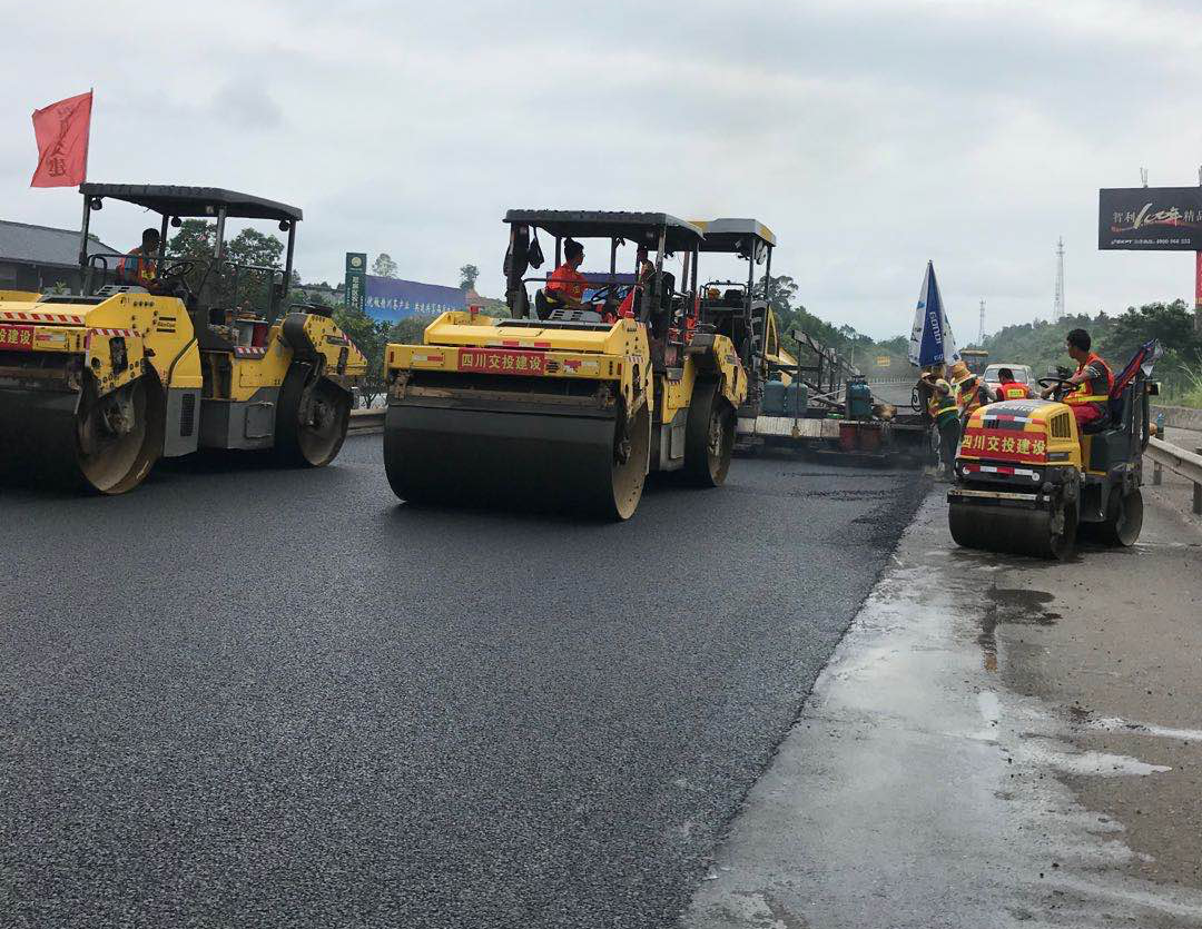 G85渝昆高速內(nèi)宜段路面整治工程順利完工