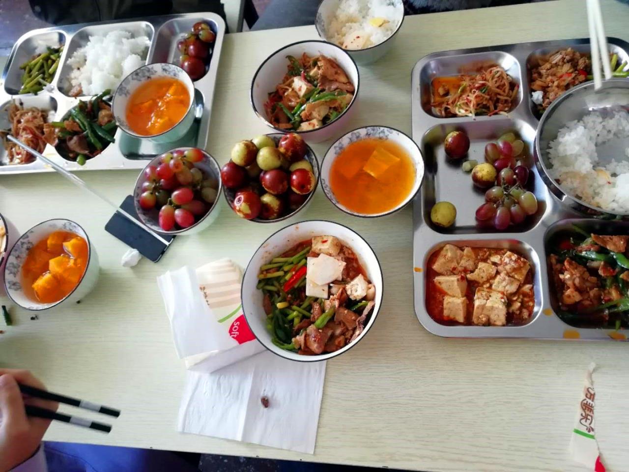 筑暖心民意食堂  為員工保駕護(hù)航