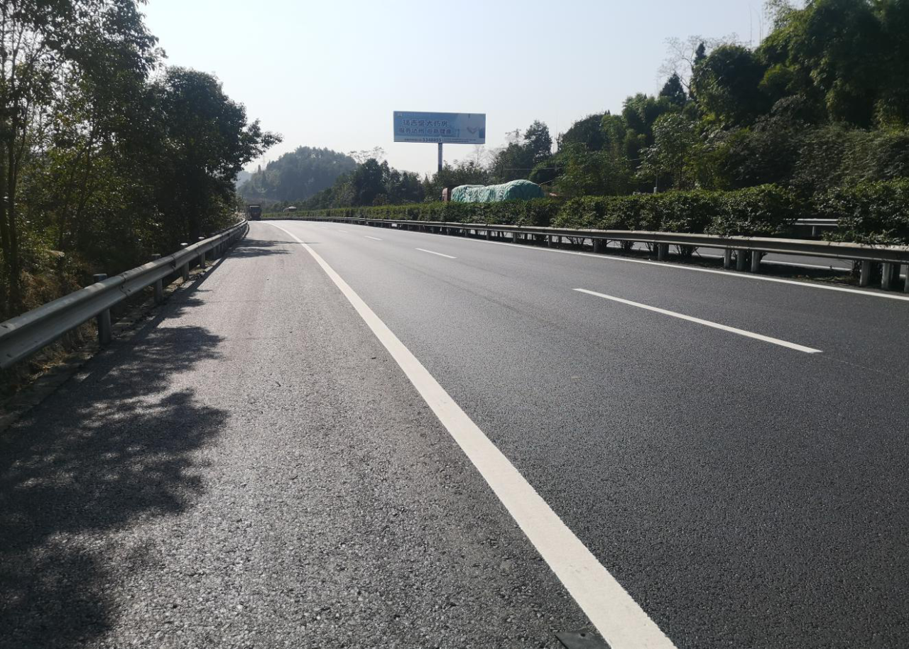 達(dá)渝高速公路2020年罩面施工順利完成