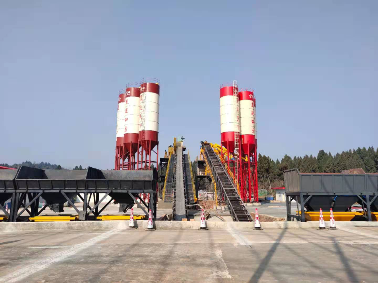 成綿高速擴(kuò)容TJ1標(biāo)段拌和站正式建成