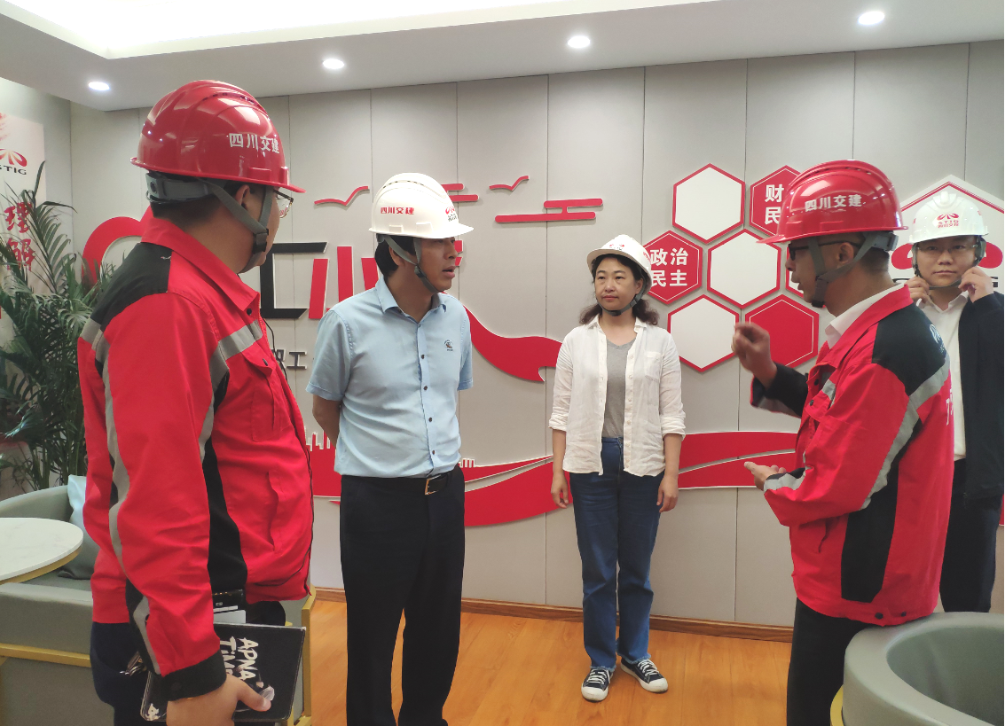 公司紀委書記張忠勇到成綿擴容TJ8-2項目部調(diào)研督導(dǎo)