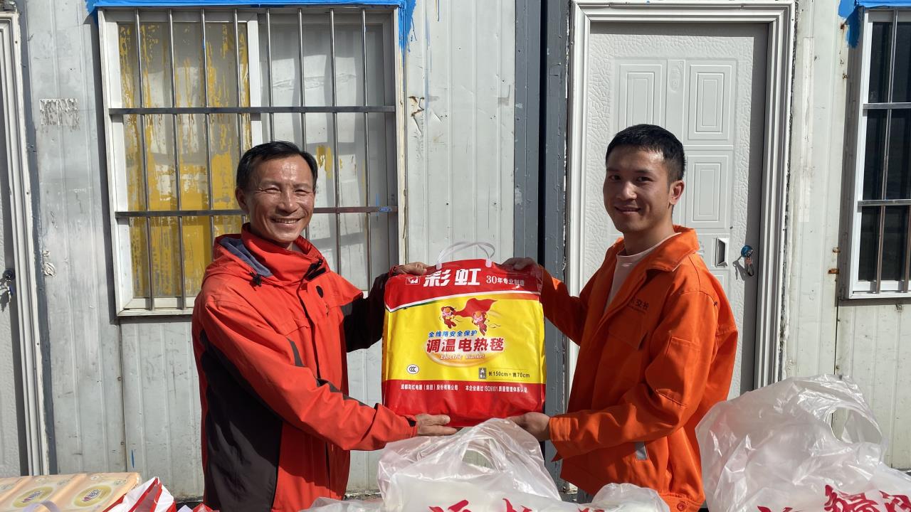 久馬高速TJ6贈(zèng)送慰問品.JPG