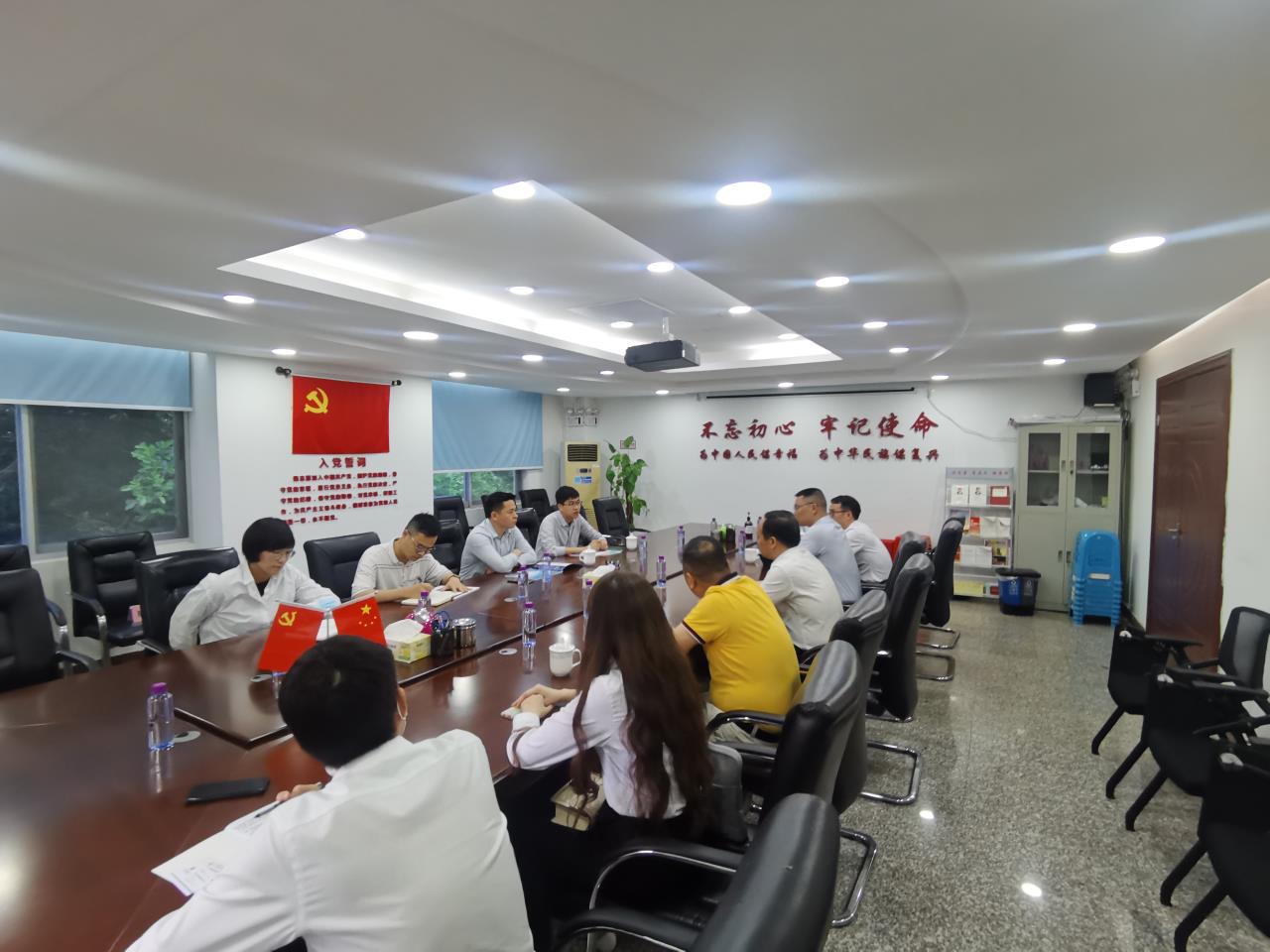 交建路面公司與珠海市鶴洲新區(qū)區(qū)政府、南水鎮(zhèn)人民政府分別召開合作洽談會