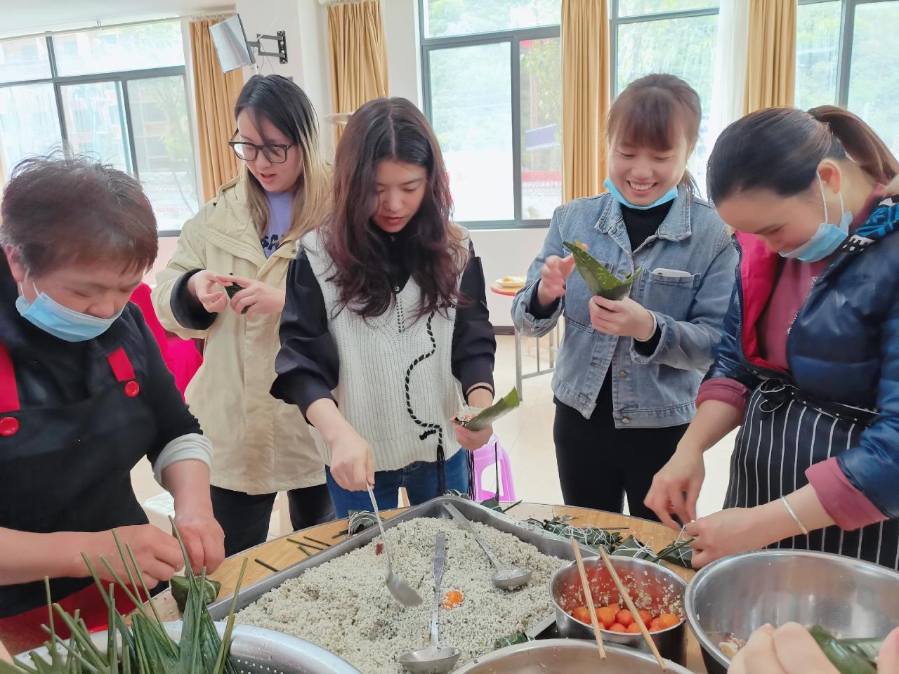 端午送廉禮  清風(fēng)寄廉情 ——交建隧道公司黨總支“眼腦耳心”工作模式，打造廉潔“套餐”